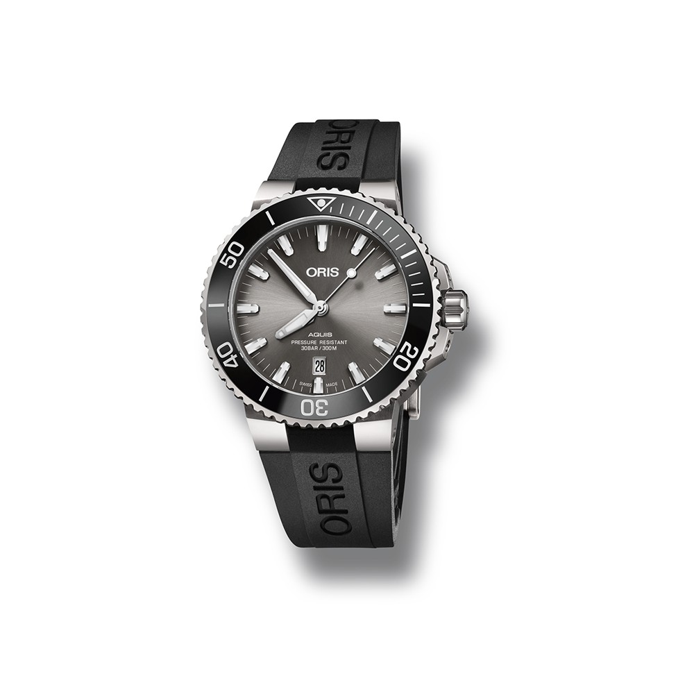 Oris Aquis Titanium Date