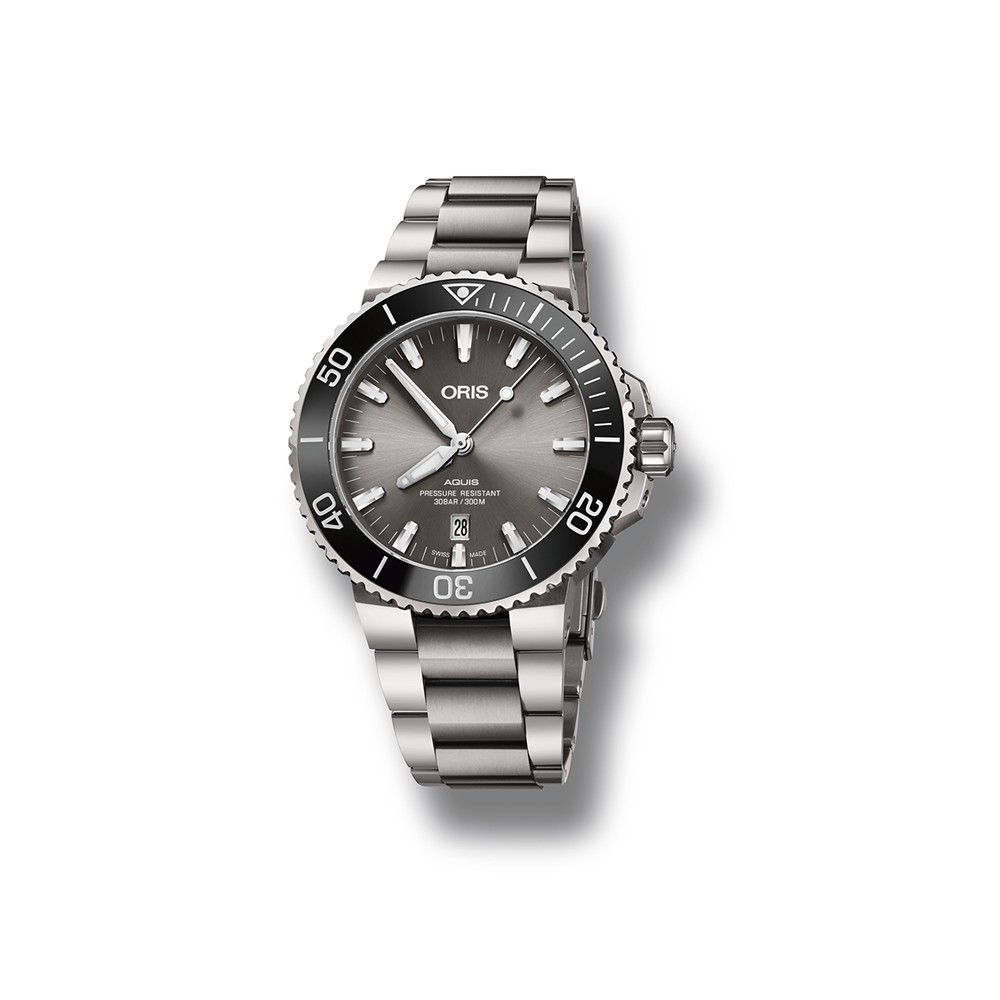 Oris Aquis Titanium Date