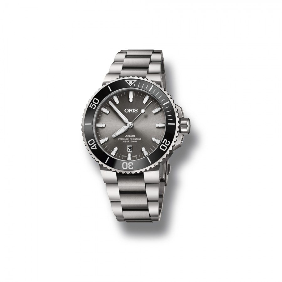 Oris Aquis Titanium Date